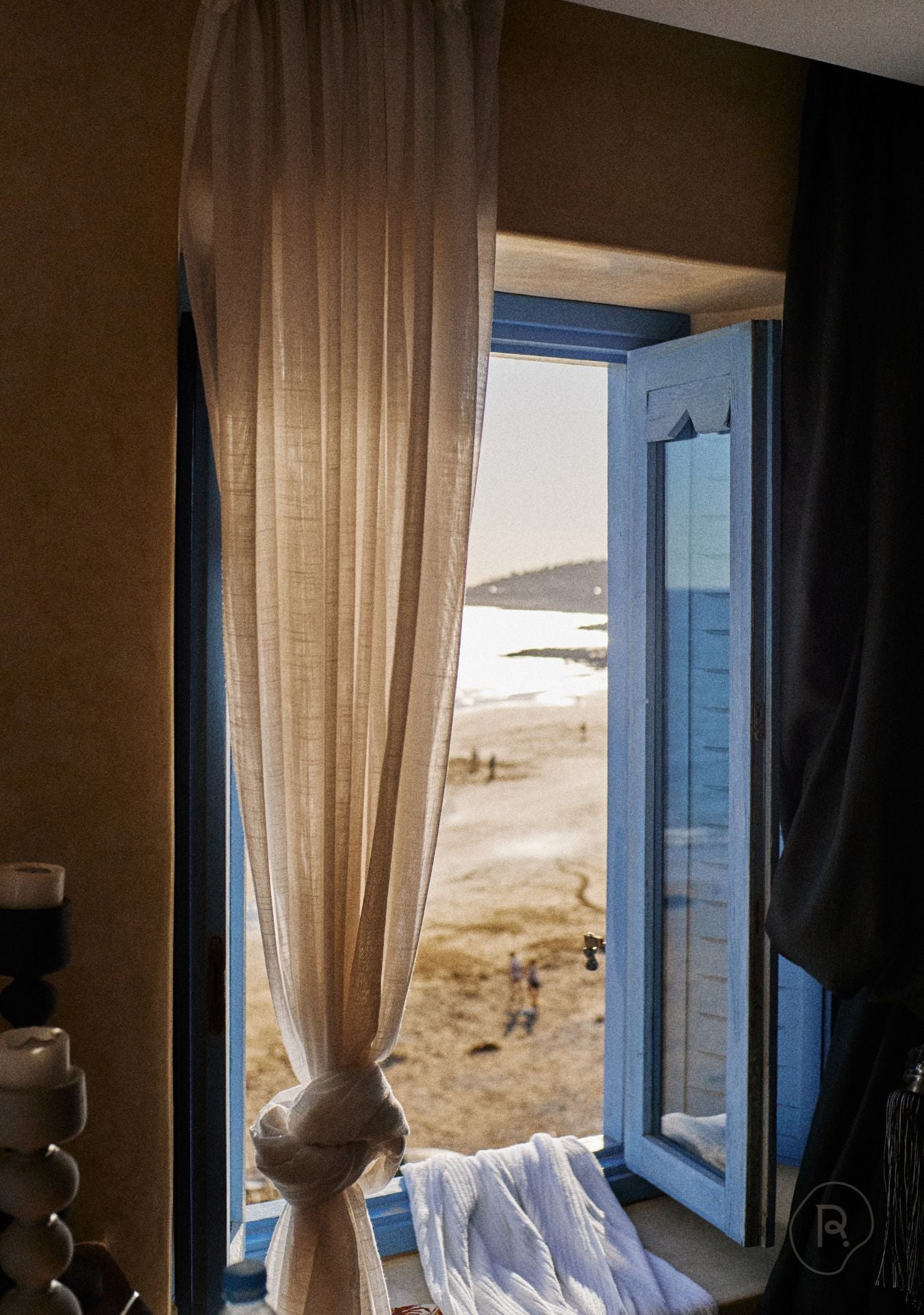 Soft Escape Pure Reflection