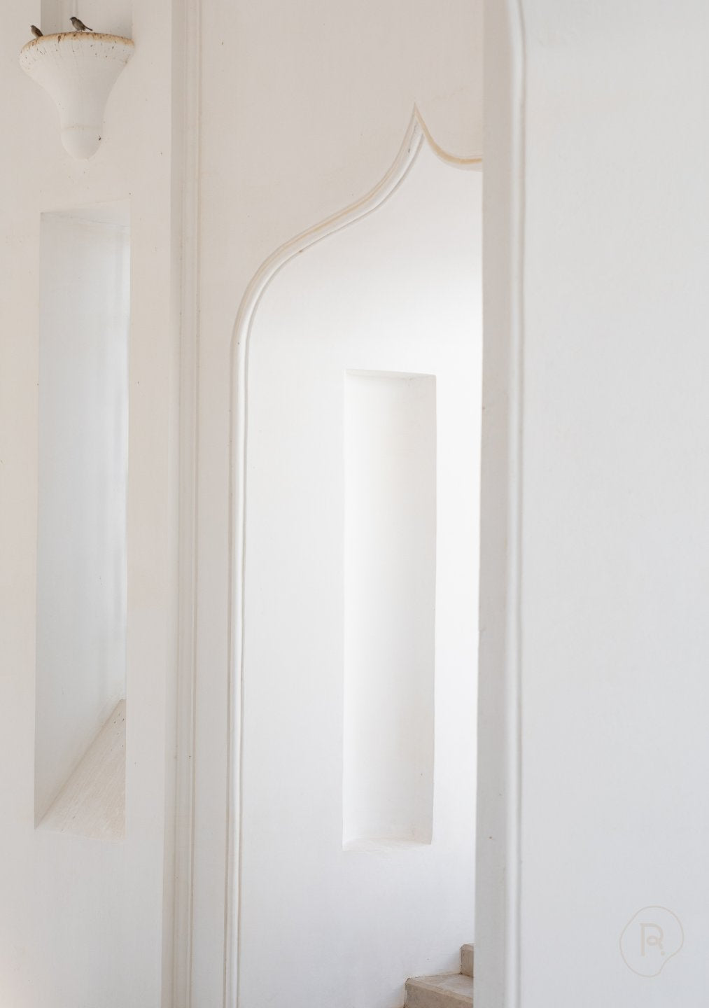 Stillness of Light Pure Reflection