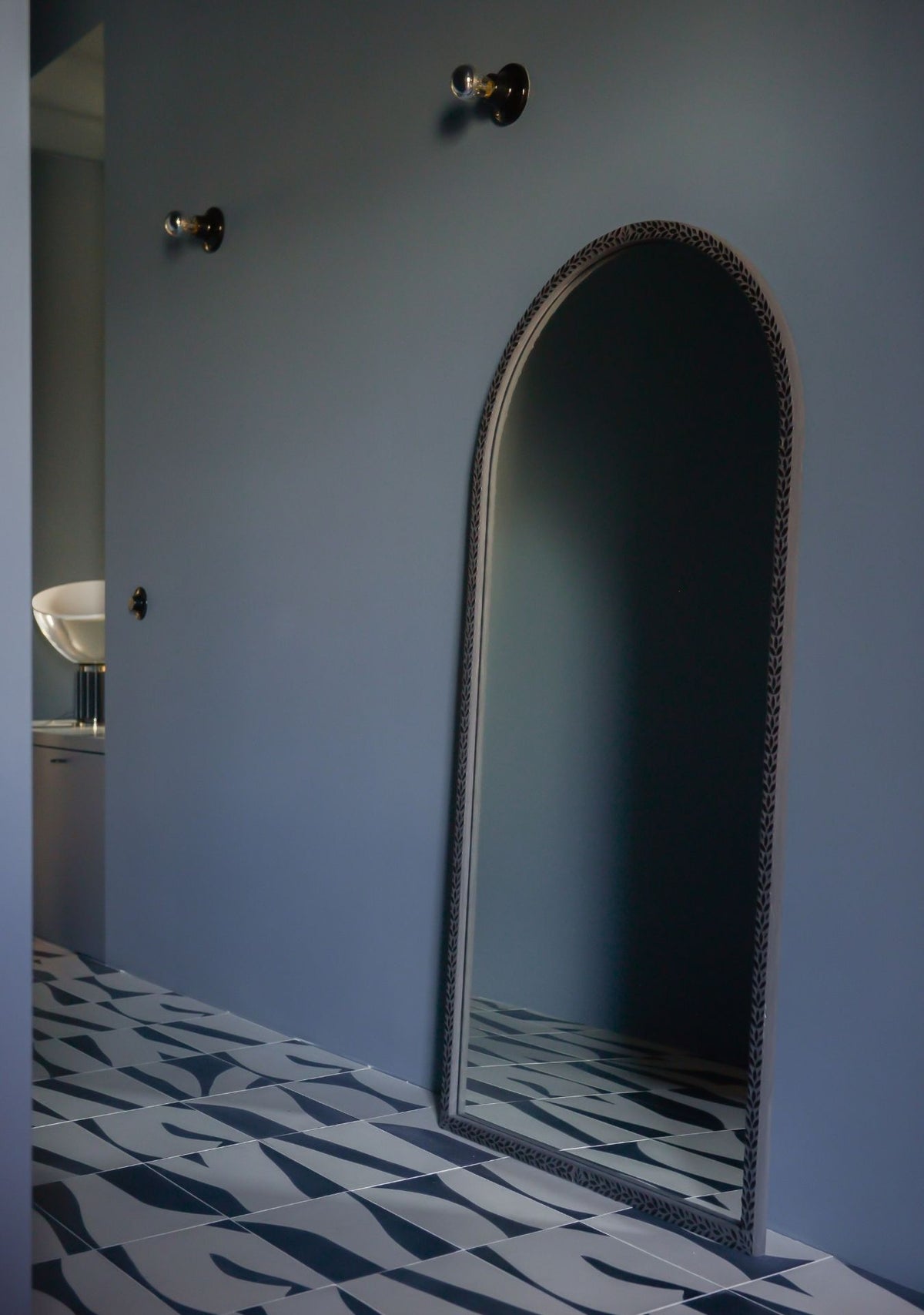 Pure Reflection Mirror Mirror Lustro Black – Pure Reflection